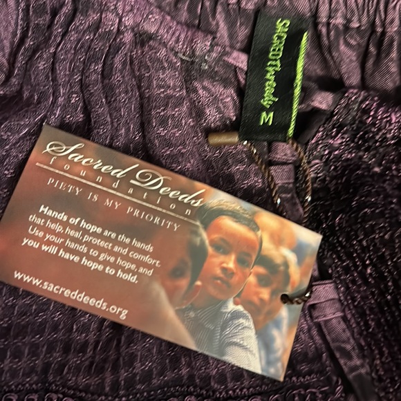 NWT. Medium Blouse by Sacred Threads CL/GY 01 216735 - Picture 3 of 4